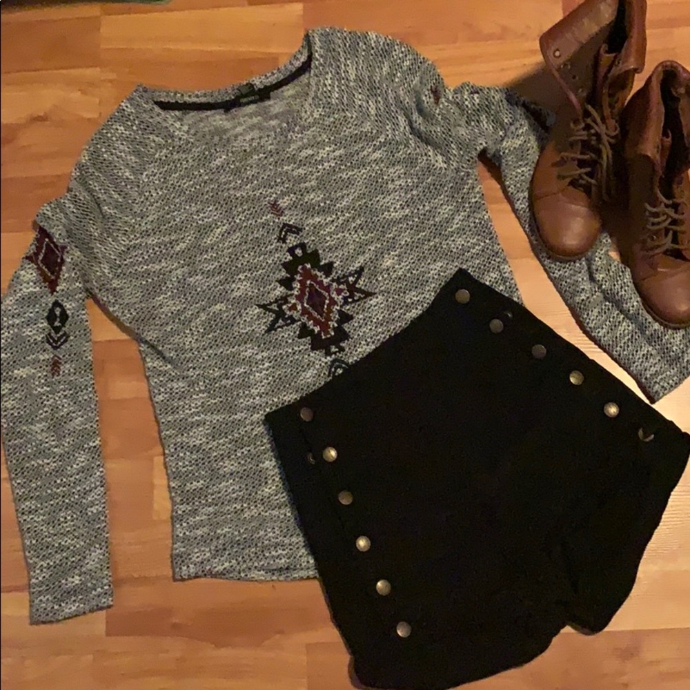 Heather grey tribal print long sleeve!!!